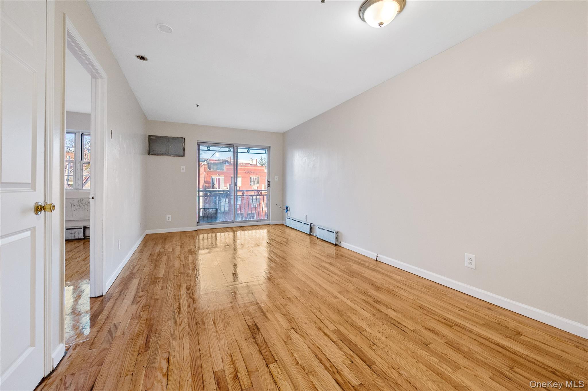 #12 photo, 108-10 35th Avenue, 皇后區 可樂娜 Corona , NY 11368