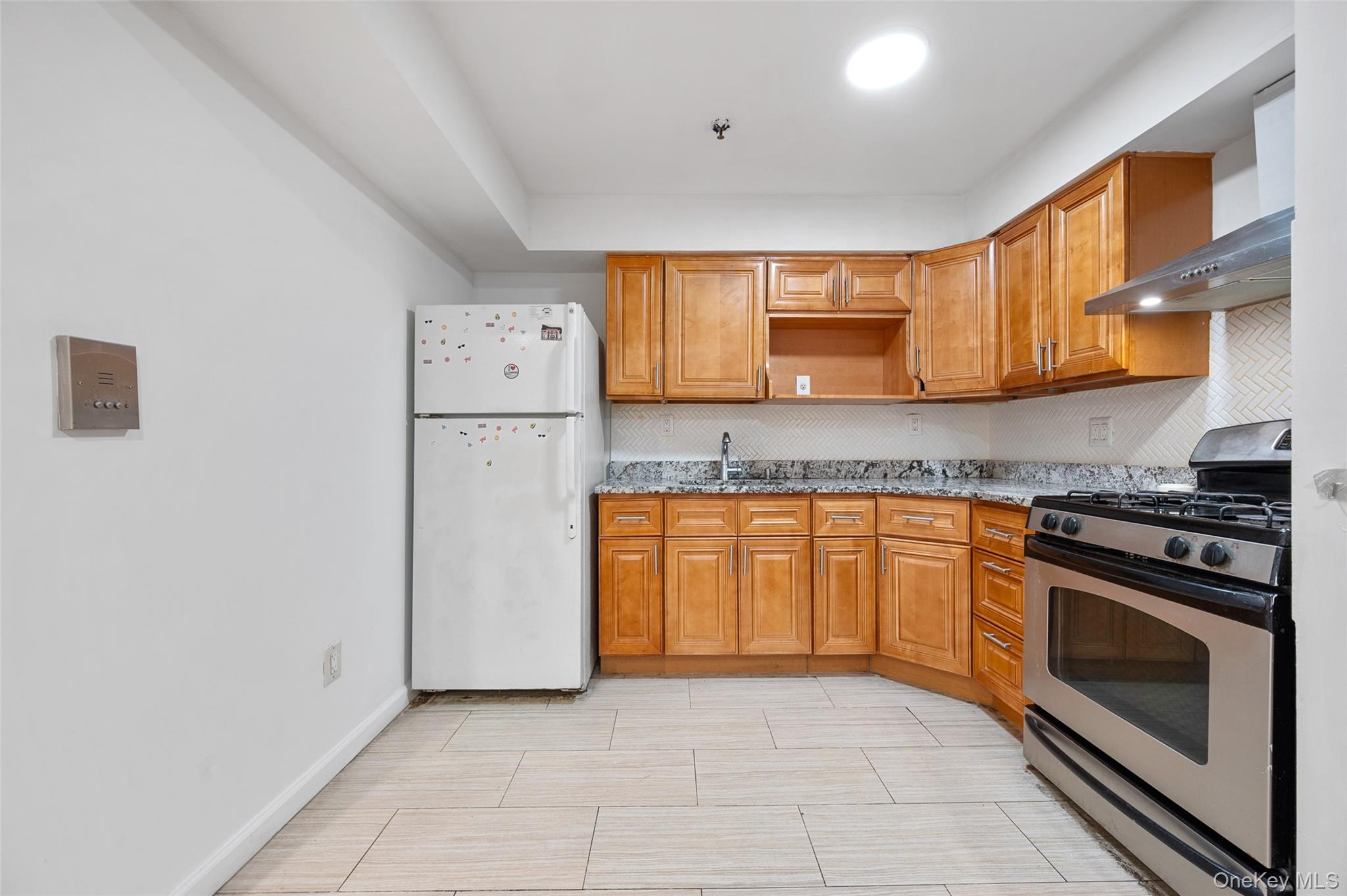 #5 photo, 108-10 35th Avenue, 皇后區 可樂娜 Corona , NY 11368