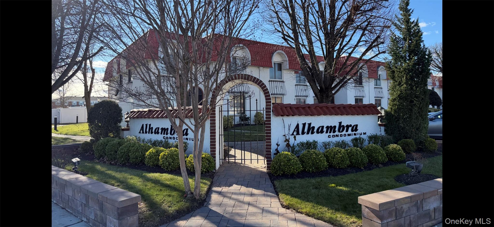 #1 photo, 25 Alhambra Drive, Нассау ‖ Oceanside , NY 11572