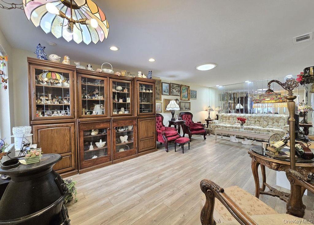 #3 photo, 331 Clubhouse Court, Coram , NY 11727