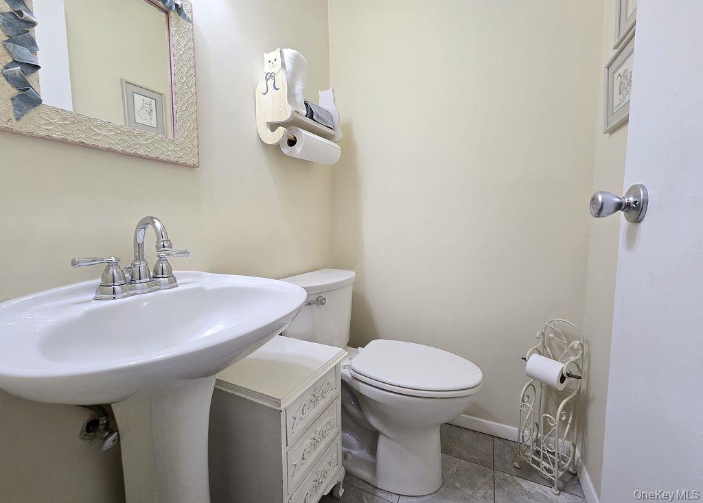 #7 photo, 331 Clubhouse Court, Coram , NY 11727