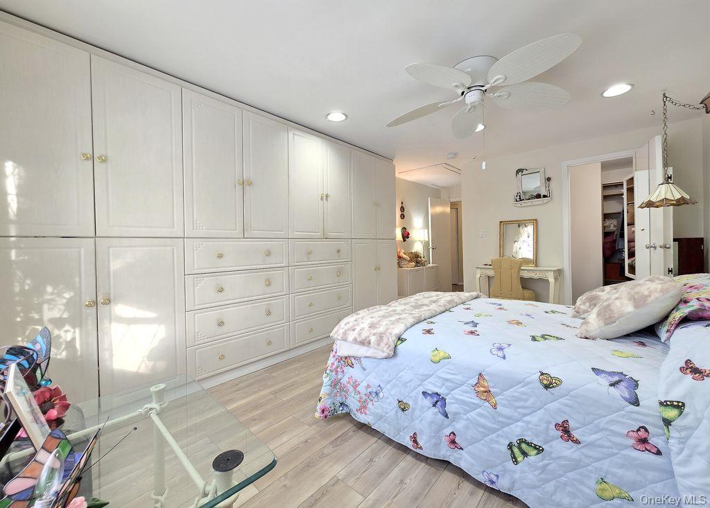 #8 photo, 331 Clubhouse Court, Coram , NY 11727