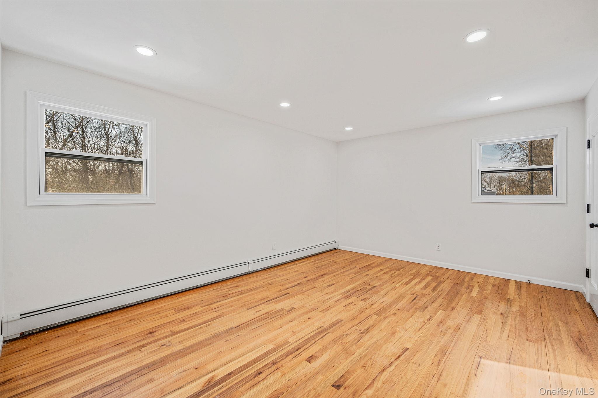 #16 photo, 15 Terry Court, North Babylon , NY 11703