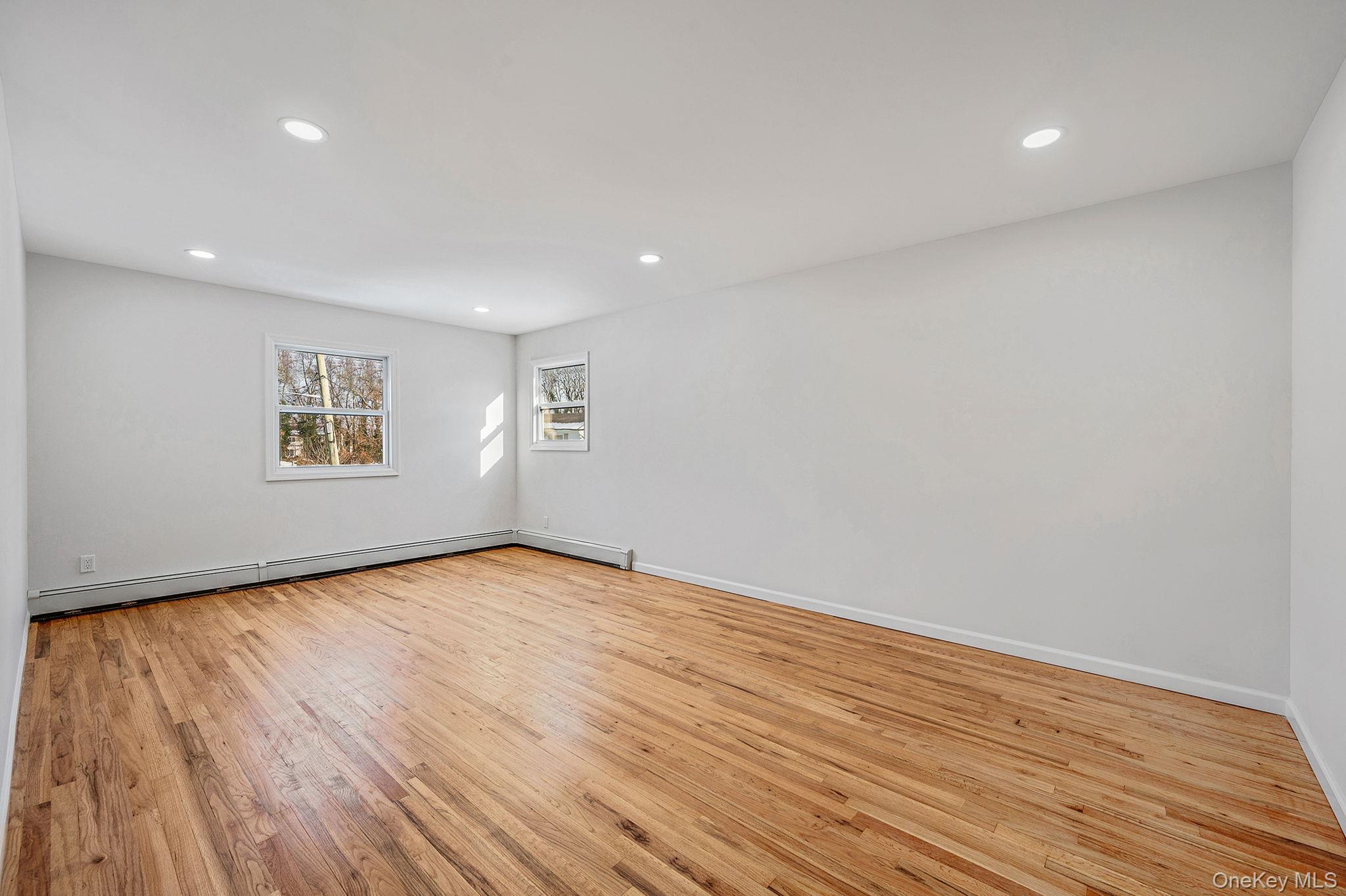 #18 photo, 15 Terry Court, North Babylon , NY 11703