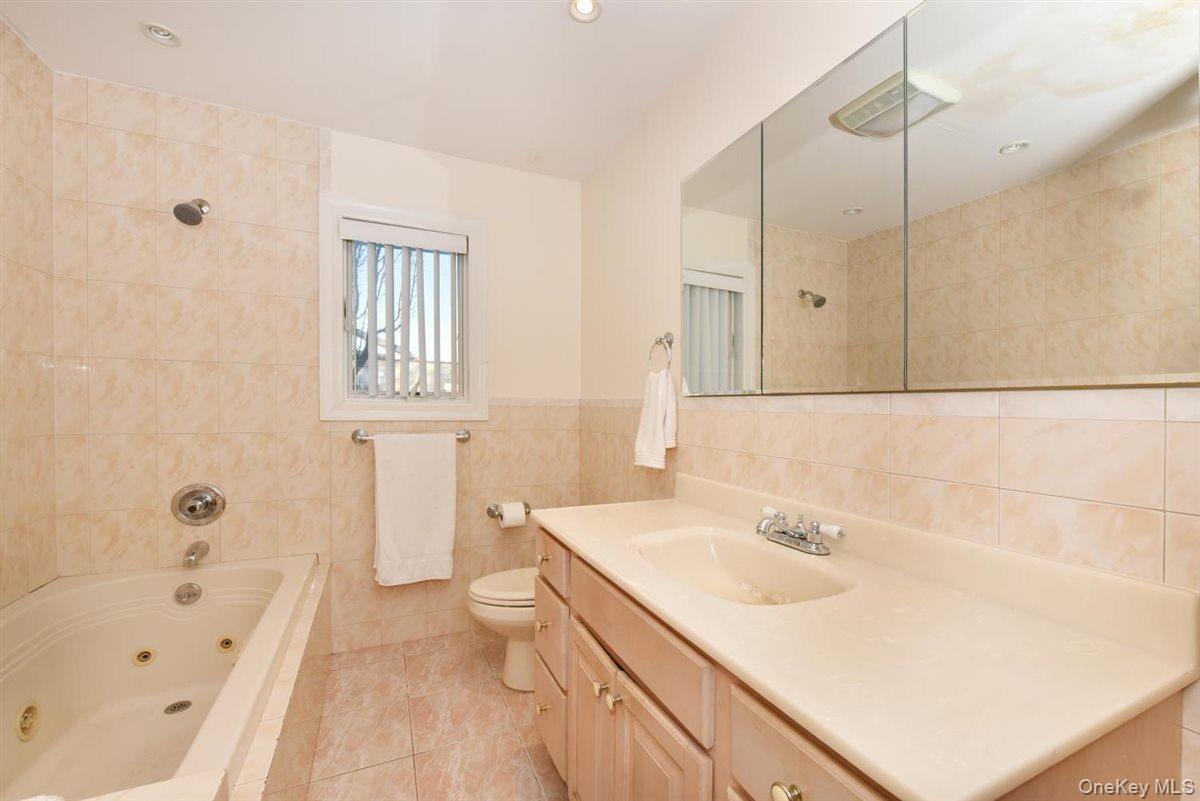 #15 photo, 300 Pennsylvania Avenue, 롱 아일랜드 Mineola , NY 11501