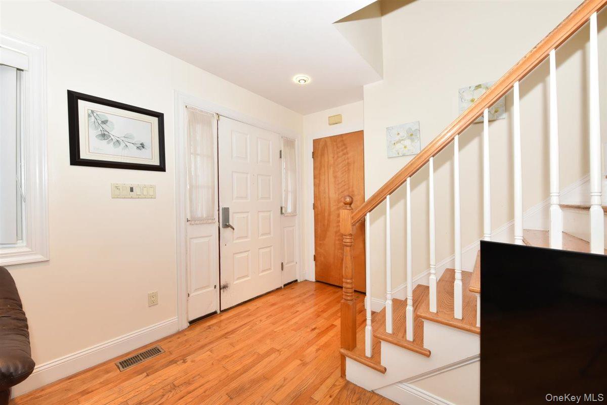 #3 photo, 300 Pennsylvania Avenue, 롱 아일랜드 Mineola , NY 11501