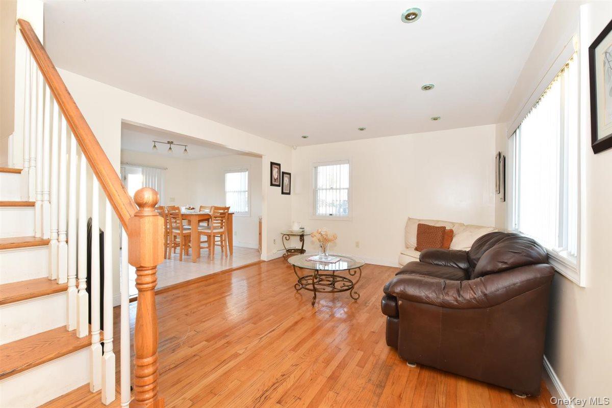 #5 photo, 300 Pennsylvania Avenue, 롱 아일랜드 Mineola , NY 11501