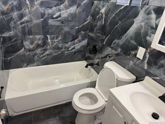 #18 photo, 1052 Bay Shore Avenue, Bay Shore , NY 11706