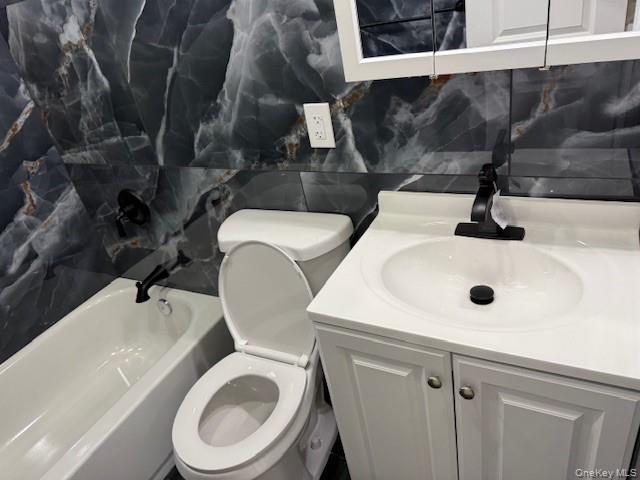 #19 photo, 1052 Bay Shore Avenue, Bay Shore , NY 11706