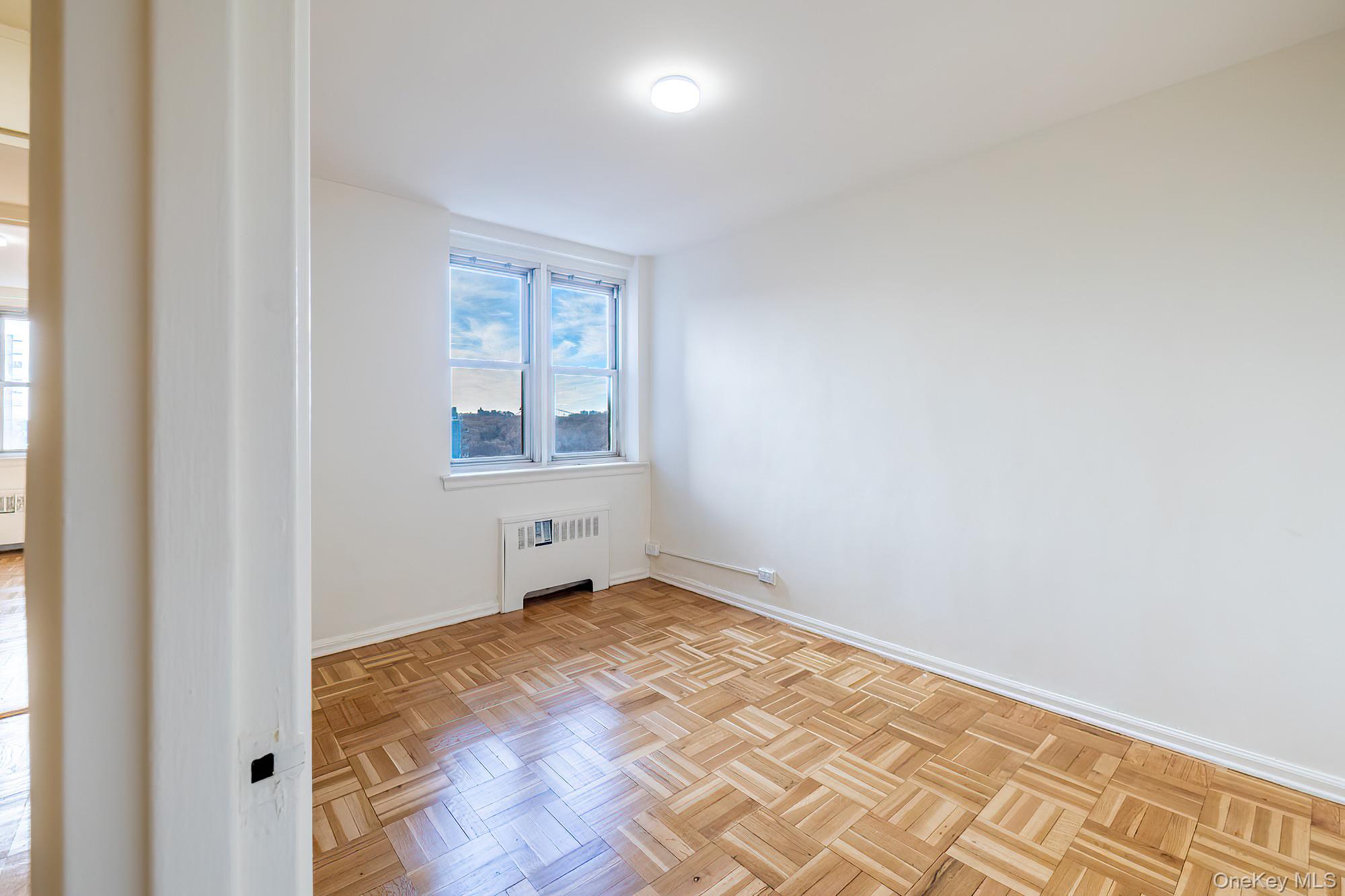 #10 photo, 25 Knolls Crescent, Bronx , NY 10463