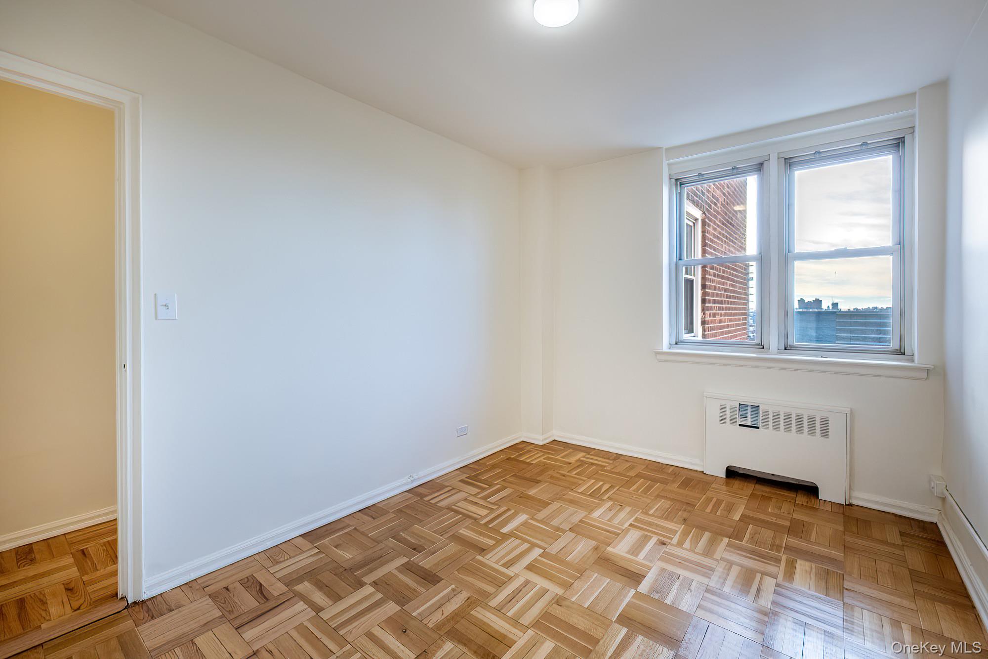 #11 photo, 25 Knolls Crescent, Bronx , NY 10463