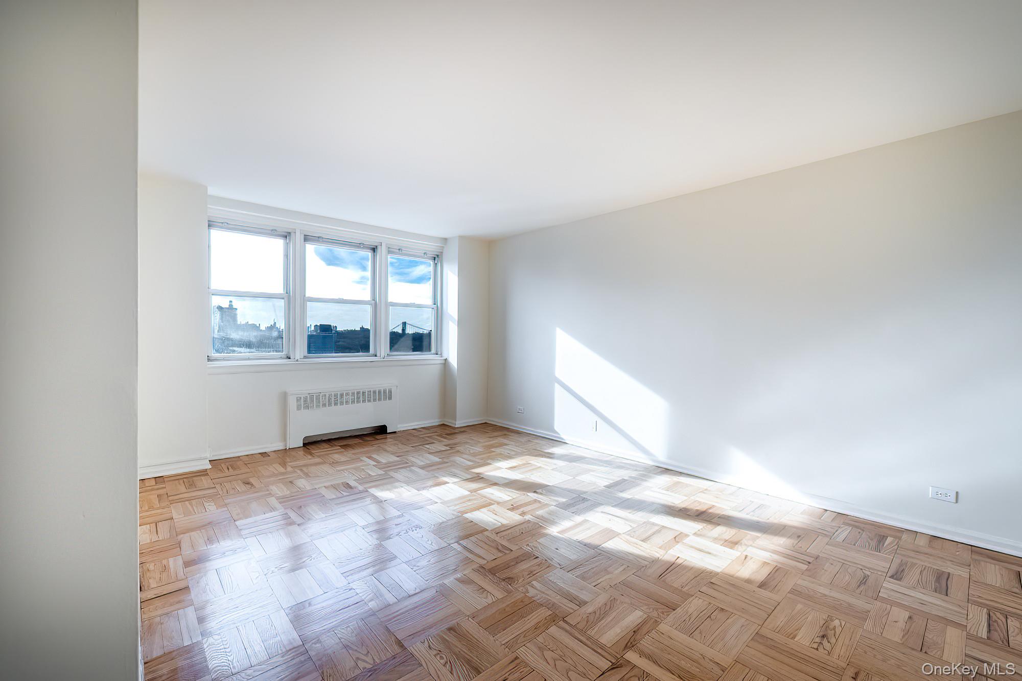 #4 photo, 25 Knolls Crescent, Bronx , NY 10463