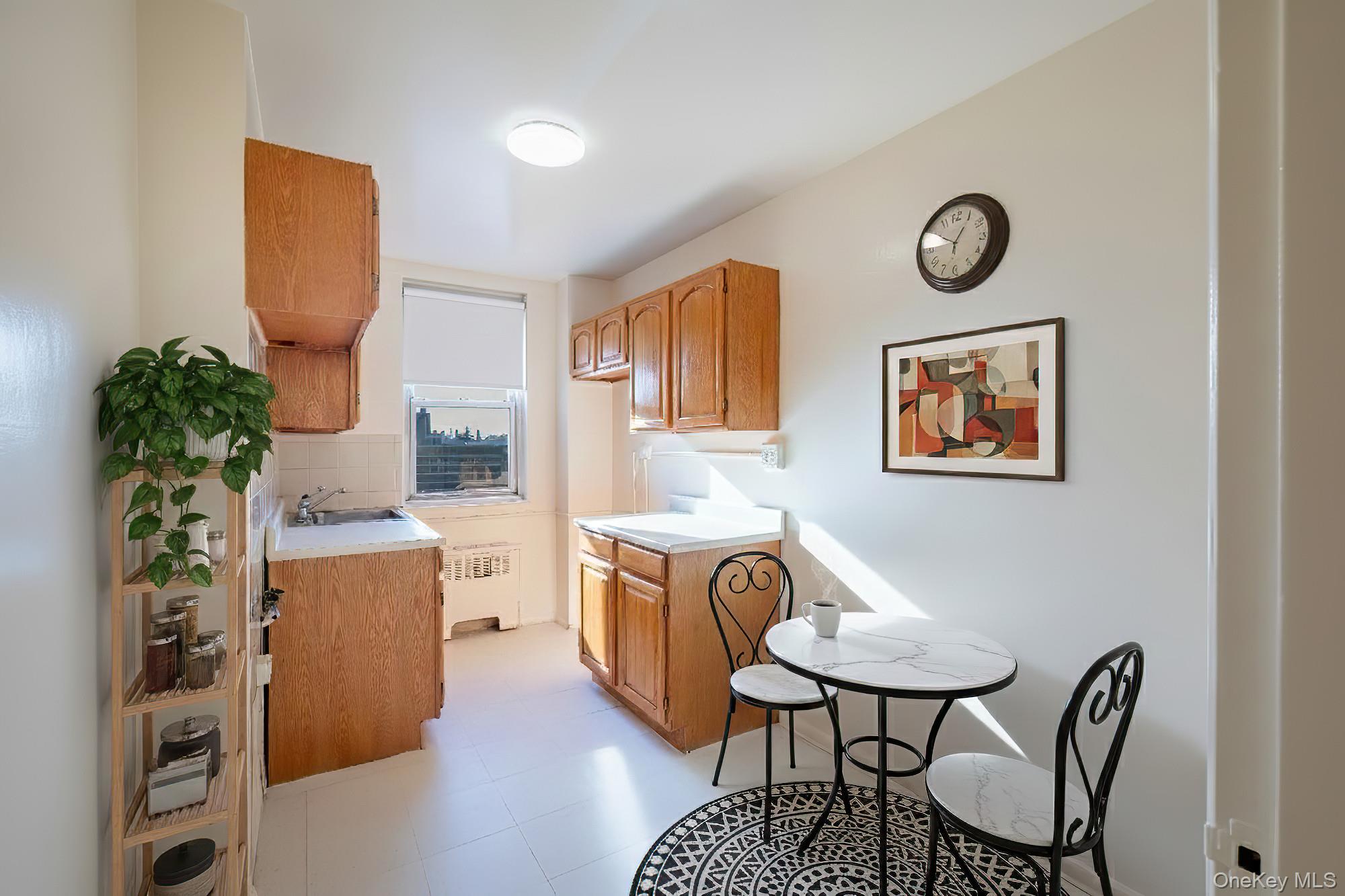 #7 photo, 25 Knolls Crescent, Bronx , NY 10463