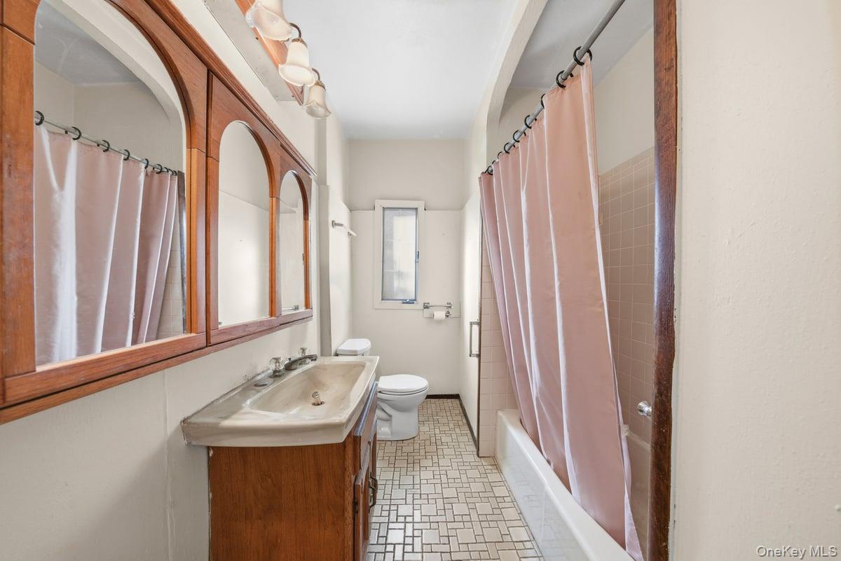 #16 photo, 116 Homewood Avenue, Yonkers , NY 10701