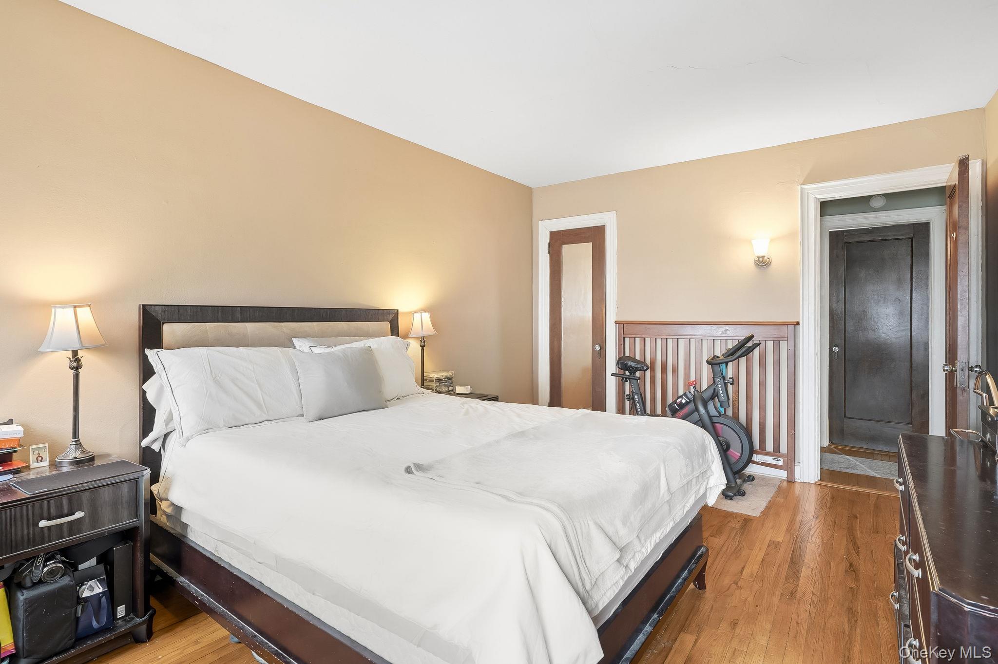 #10 photo, 23 Old Mamaroneck Rd, White Plains , NY 10605