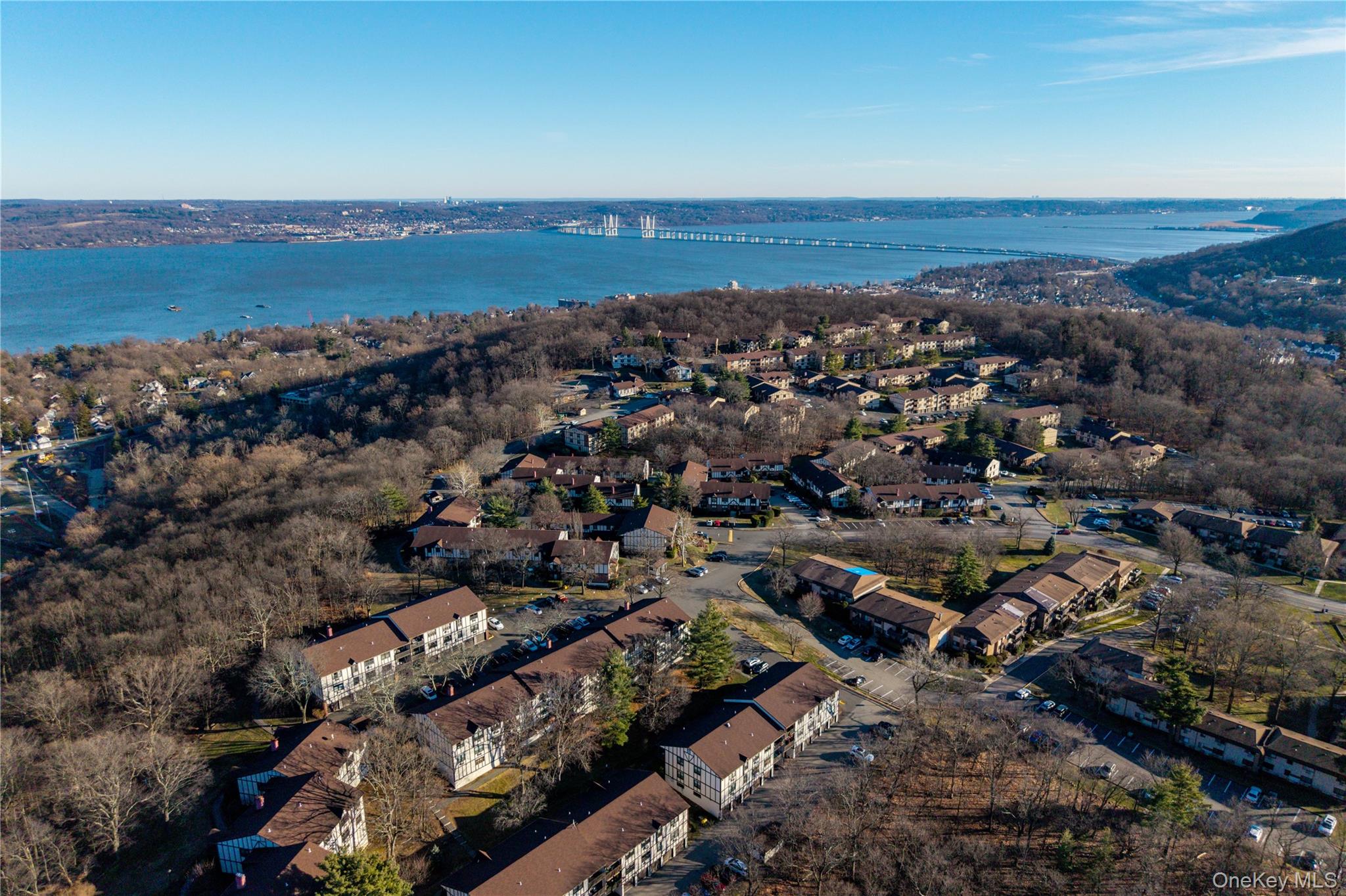 #13 photo, 765 Sierra Vista Lane, 纽约州 Valley Cottage , NY 10989