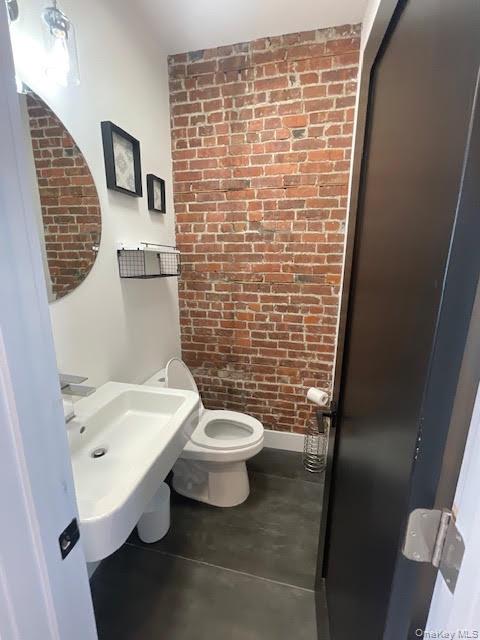 #18 photo, 12 South Street, Beacon , NY 12508