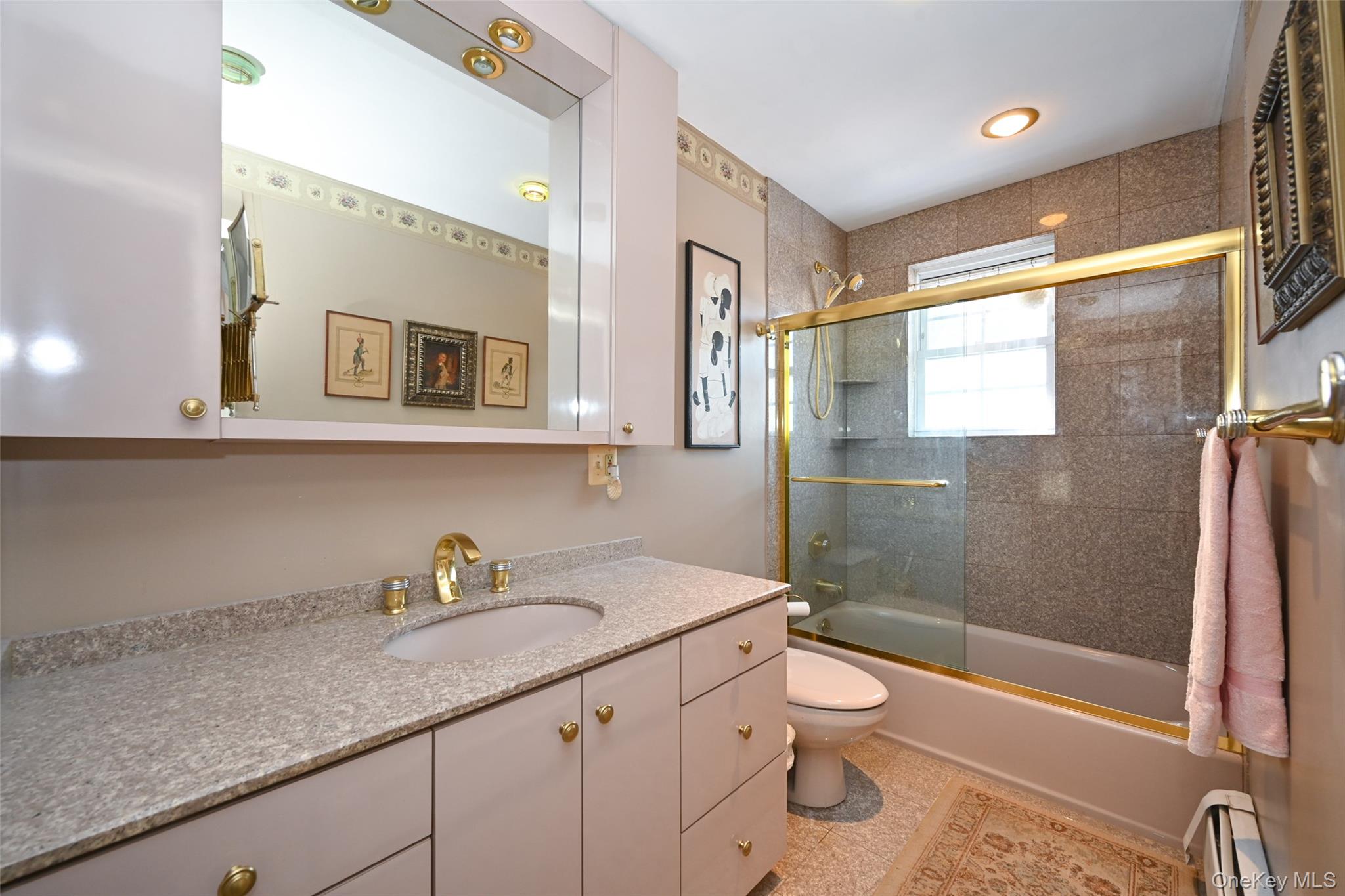 #14 photo, 7136 Loubet Street, फॉरेस्ट हिल्स Forest Hills , NY 11375