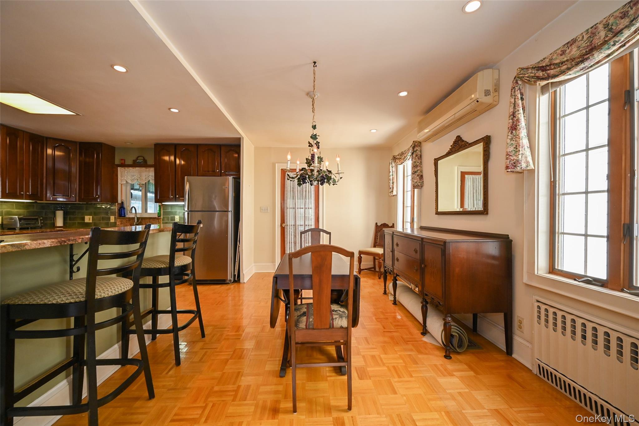 #7 photo, 7136 Loubet Street, फॉरेस्ट हिल्स Forest Hills , NY 11375