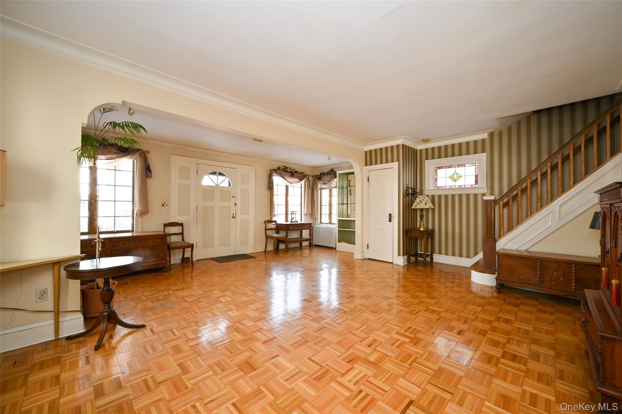 #9 photo, 7136 Loubet Street, फॉरेस्ट हिल्स Forest Hills , NY 11375