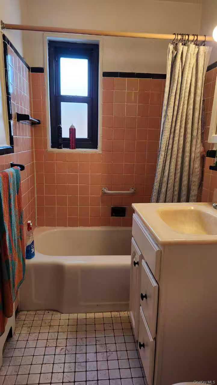 #9 photo, 15-27 159 Street 159 Street, Whitestone , NY 11357