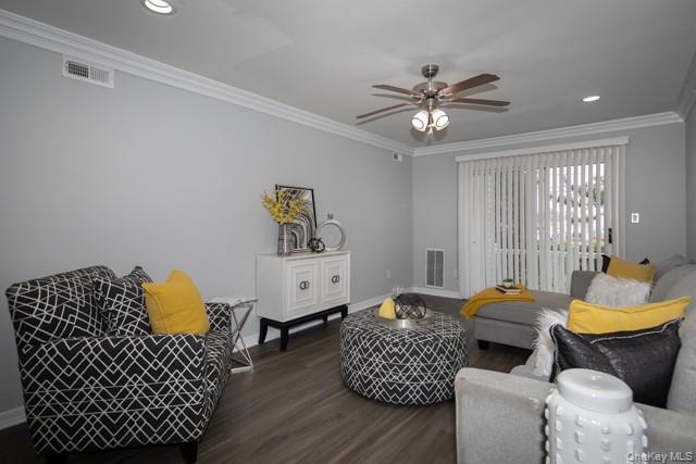 #5 photo, 48 Watergate Lane, Patchogue , NY 11772