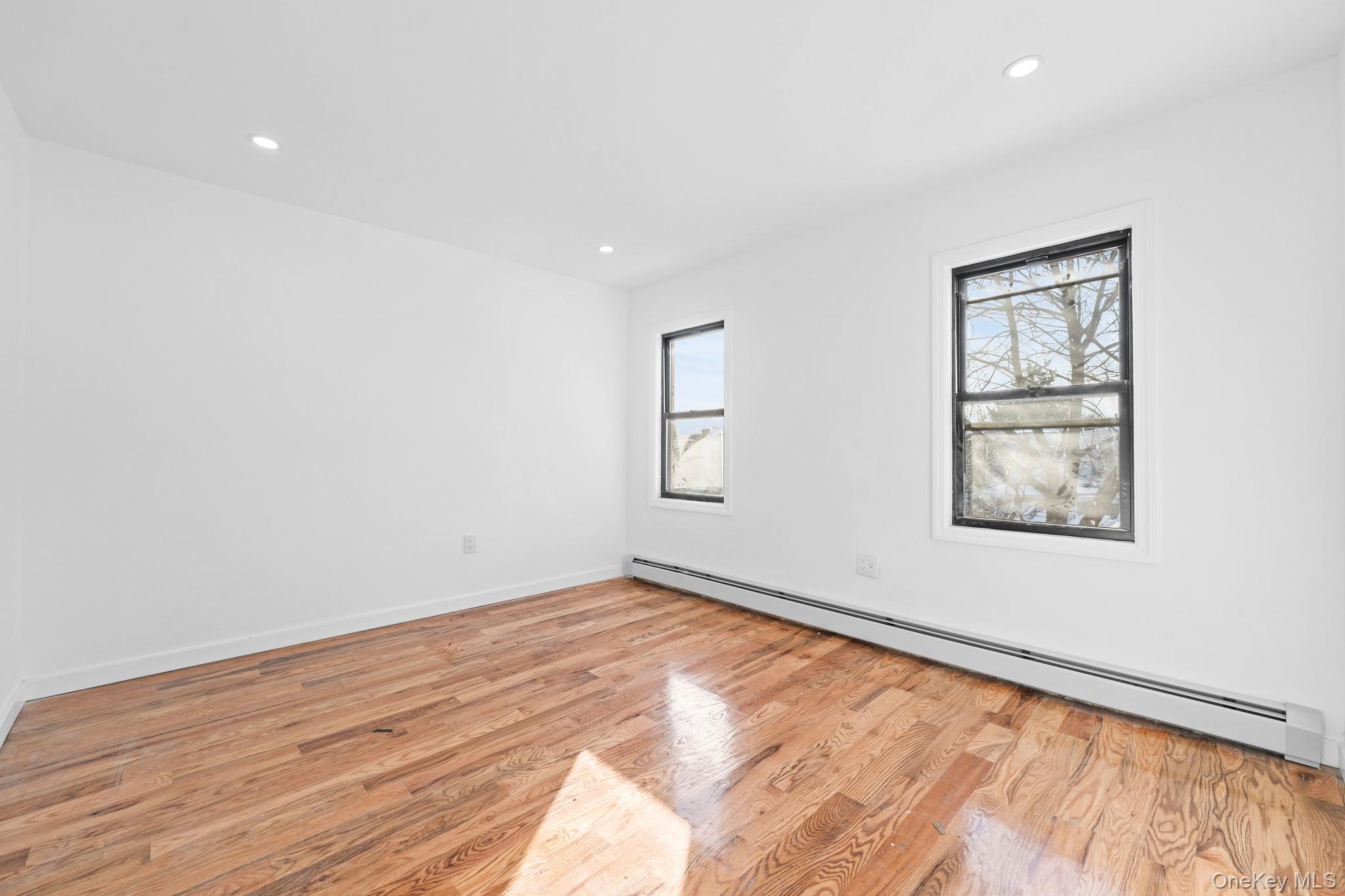 #11 photo, 114-22 201st Street, Saint Albans , NY 11412