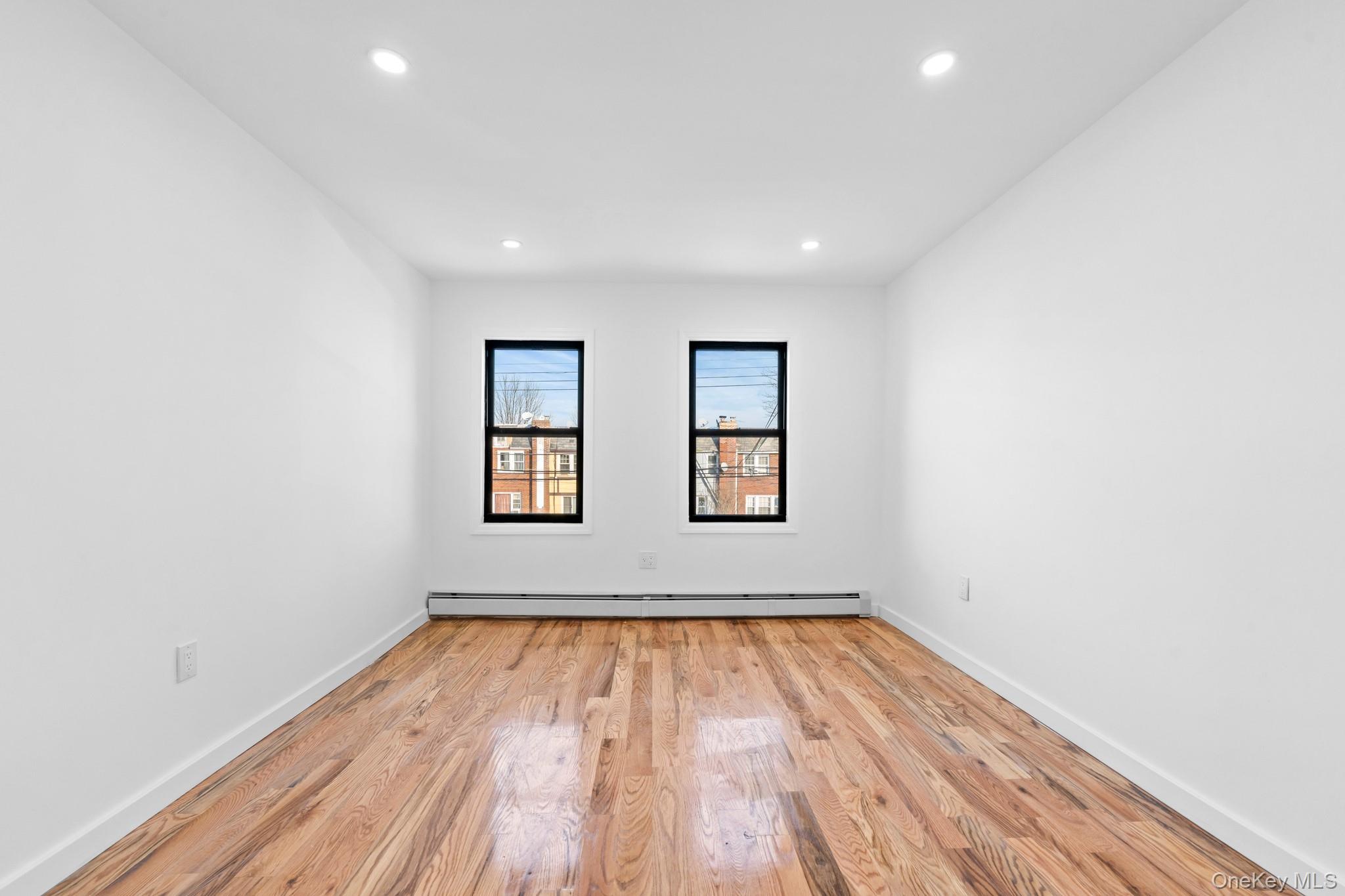 #12 photo, 114-22 201st Street, Saint Albans , NY 11412