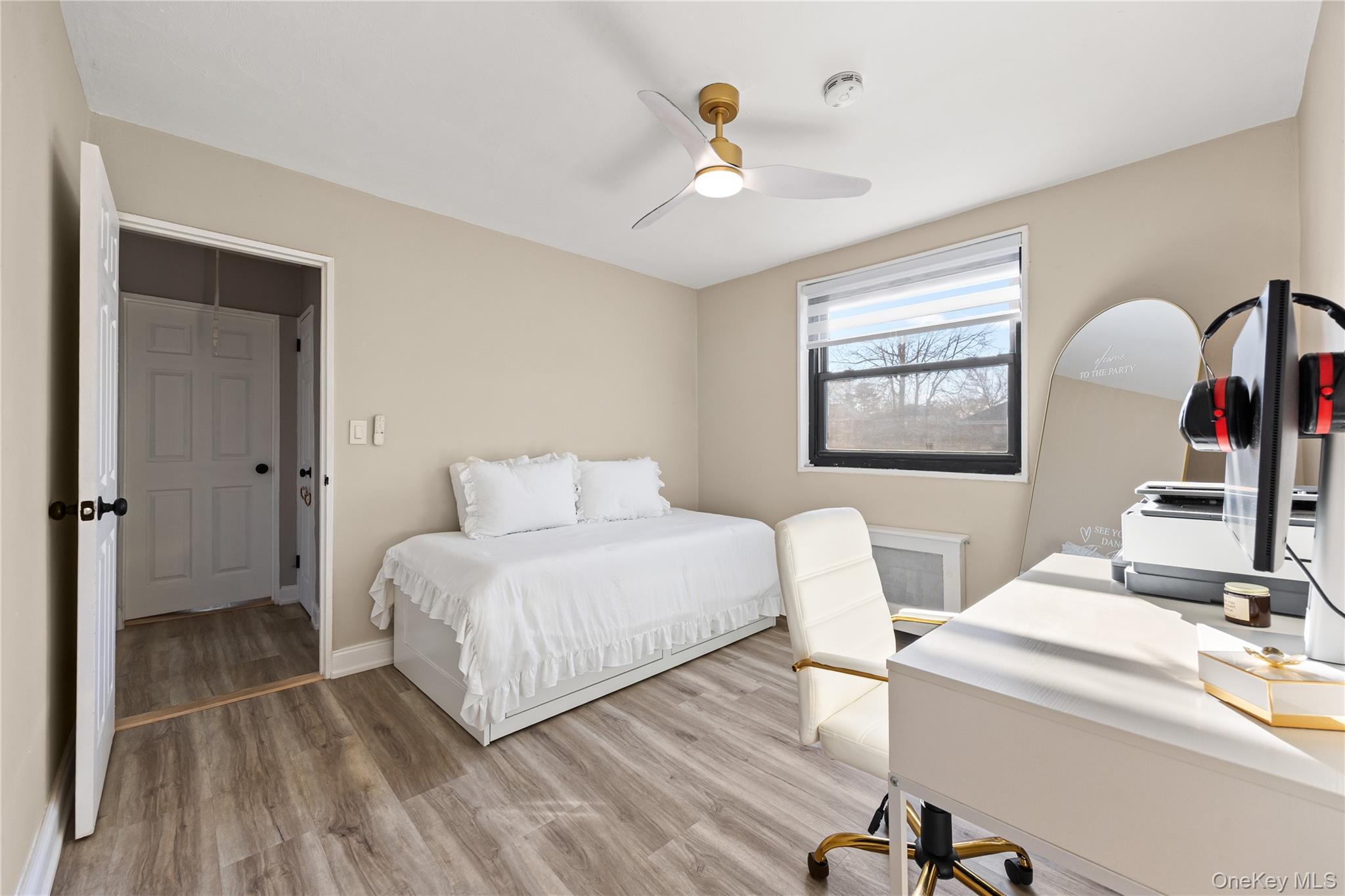 #13 photo, 160-08 16th Avenue, कुईंस Whitestone , NY 11357