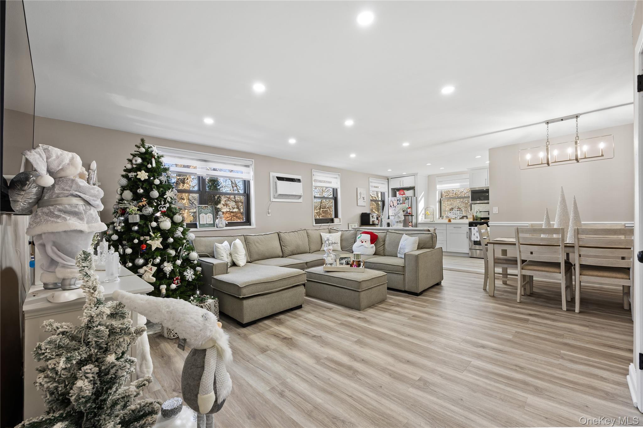 #14 photo, 160-08 16th Avenue, कुईंस Whitestone , NY 11357