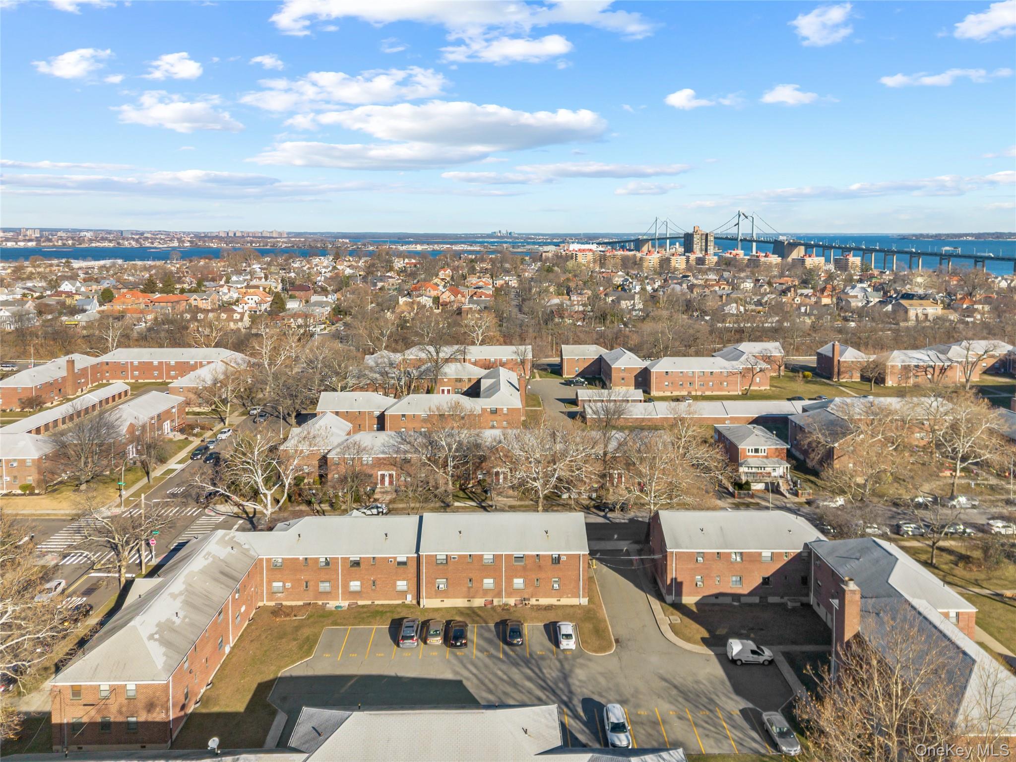 #5 photo, 160-08 16th Avenue, कुईंस Whitestone , NY 11357