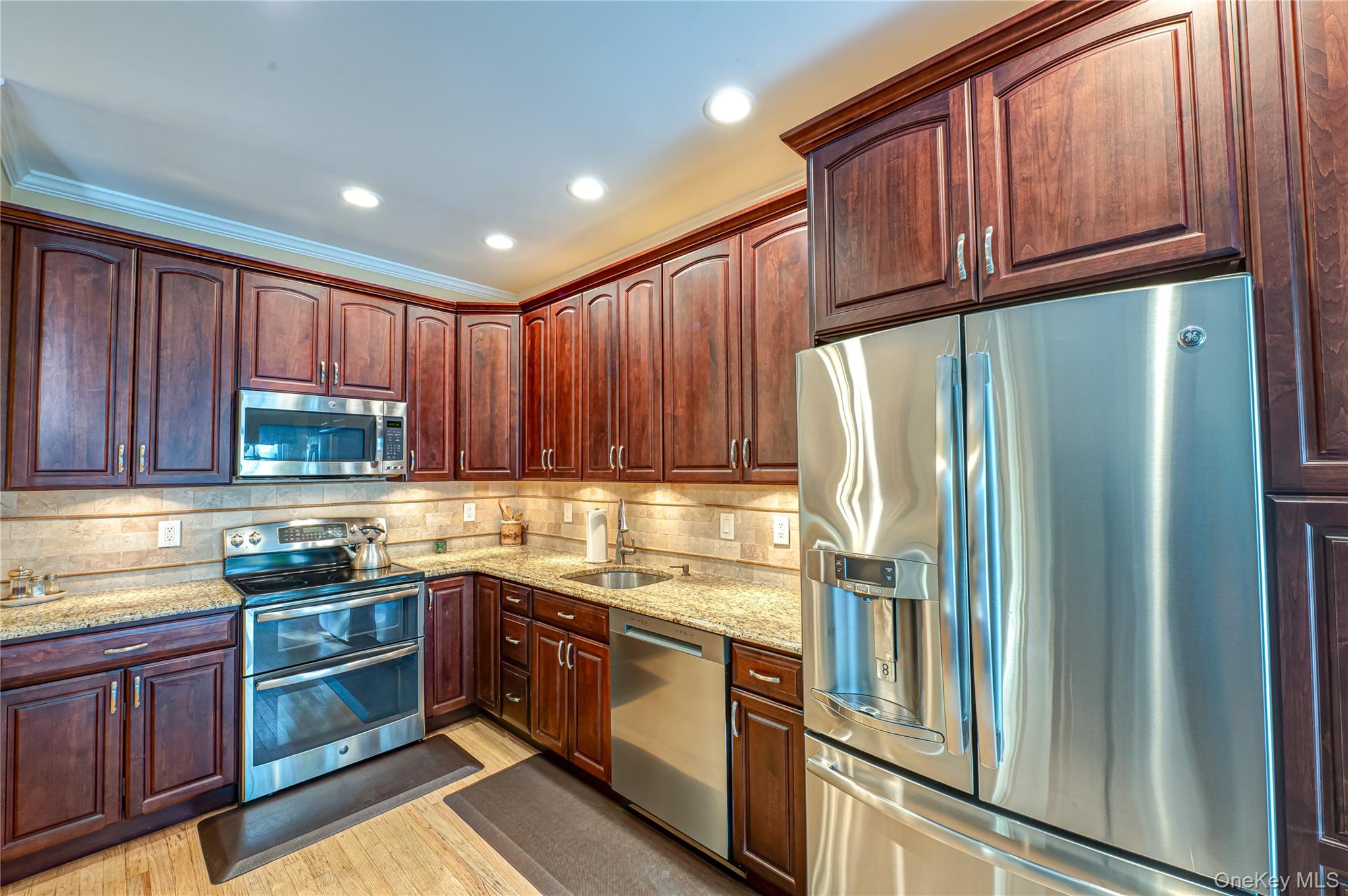 #11 photo, 4 Chelsea Drive, Smithtown , NY 11787