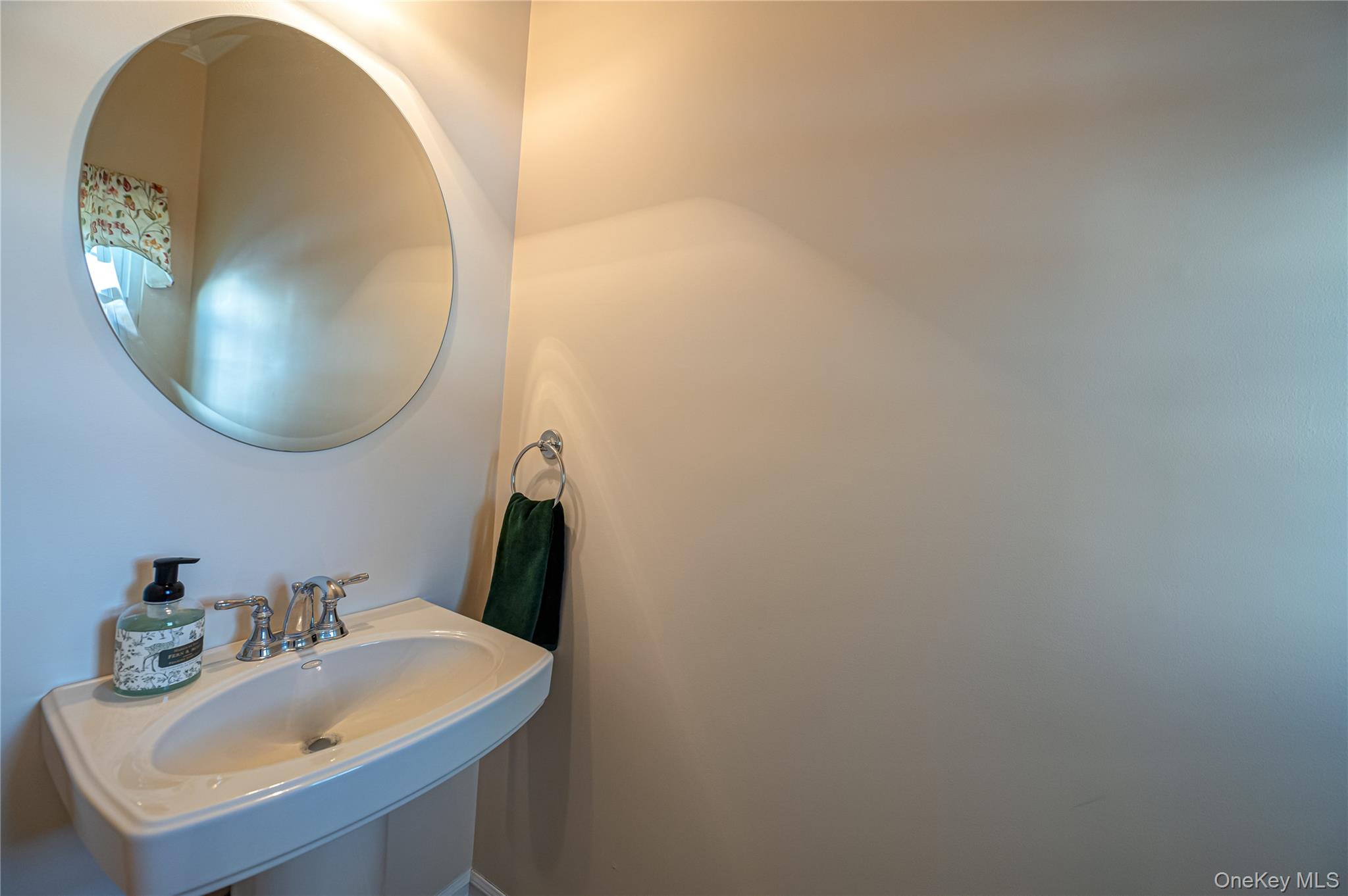 #15 photo, 4 Chelsea Drive, Smithtown , NY 11787