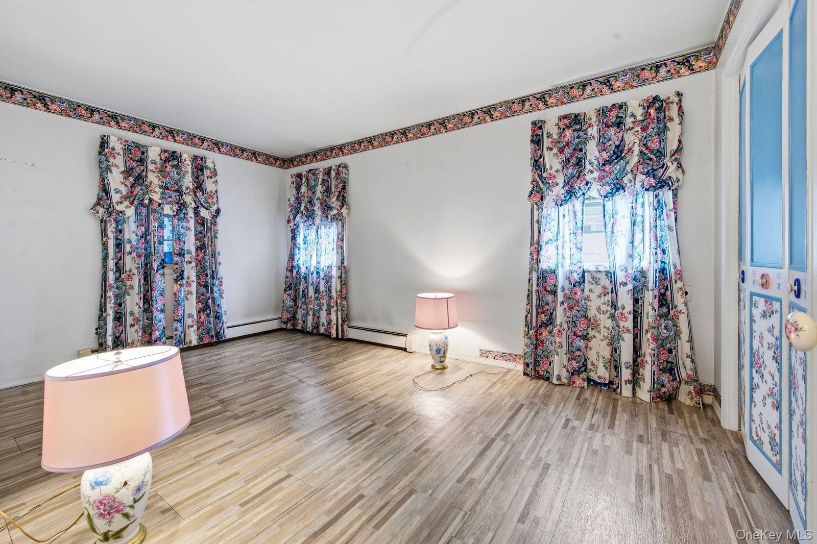 #17 photo, 384 Singingwood Drive, Holbrook , NY 11741