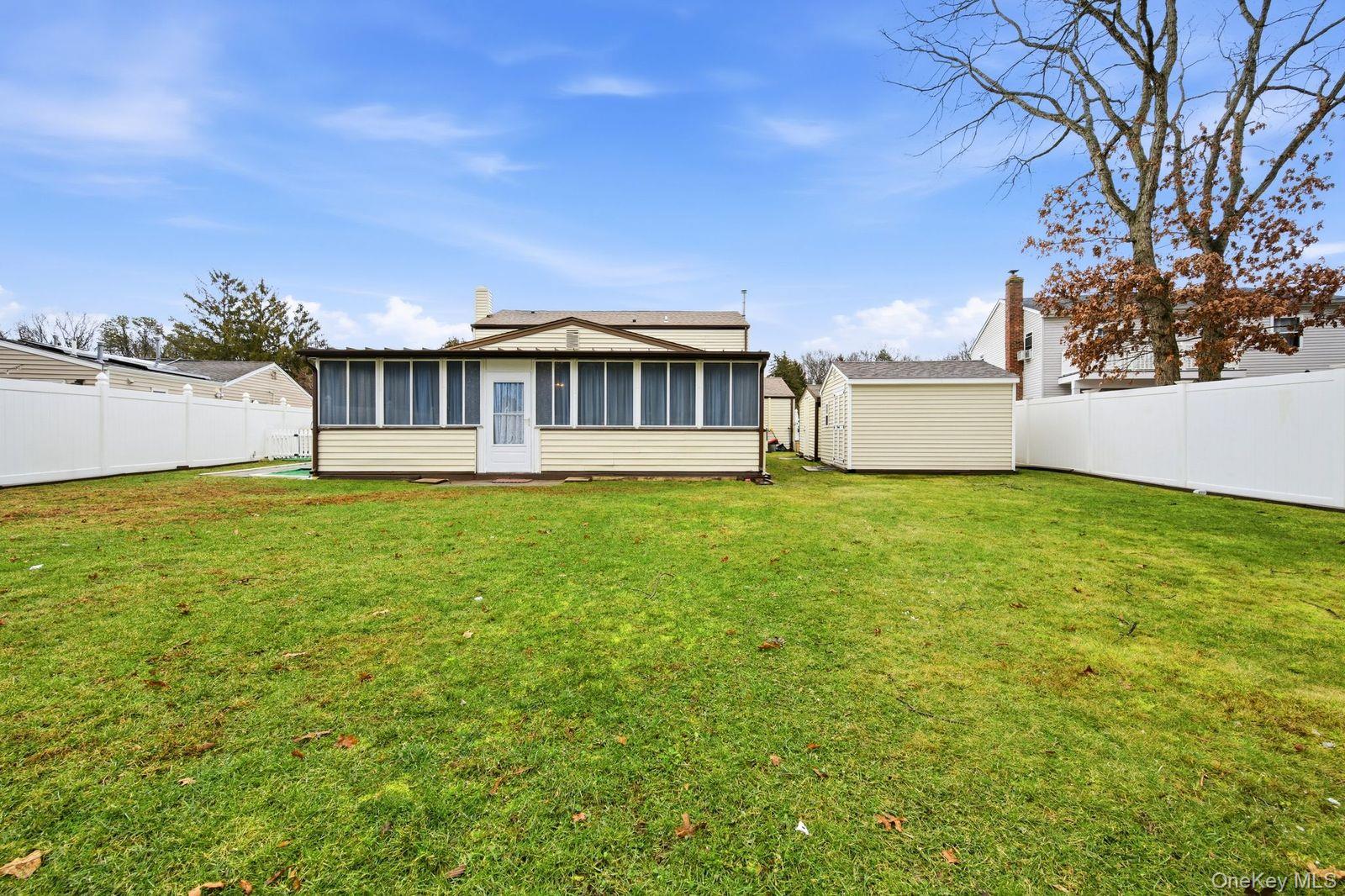 #18 photo, 384 Singingwood Drive, Holbrook , NY 11741