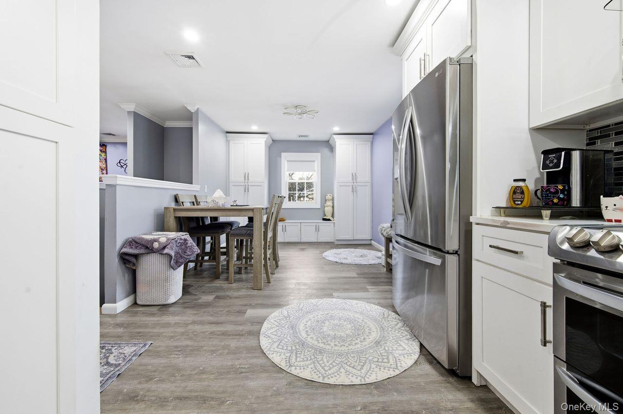 #5 photo, 384 Singingwood Drive, Holbrook , NY 11741