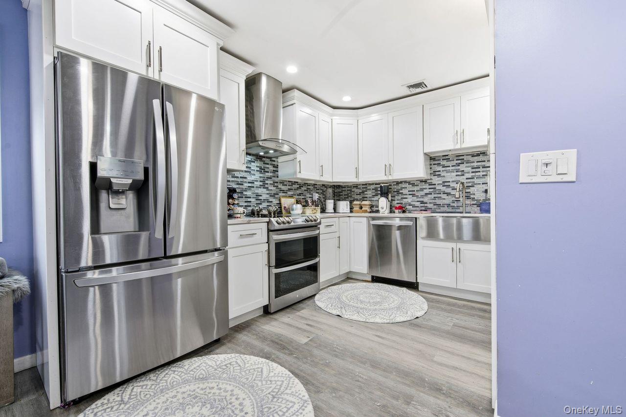 #6 photo, 384 Singingwood Drive, Holbrook , NY 11741