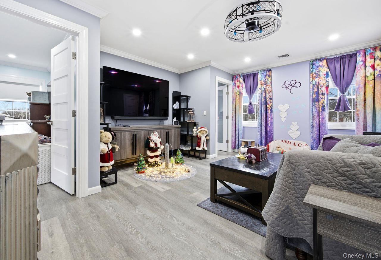 #7 photo, 384 Singingwood Drive, Holbrook , NY 11741