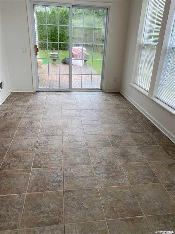 #12 photo, 87 Louden Loop, 롱 아일랜드 Mount Sinai , NY 11766