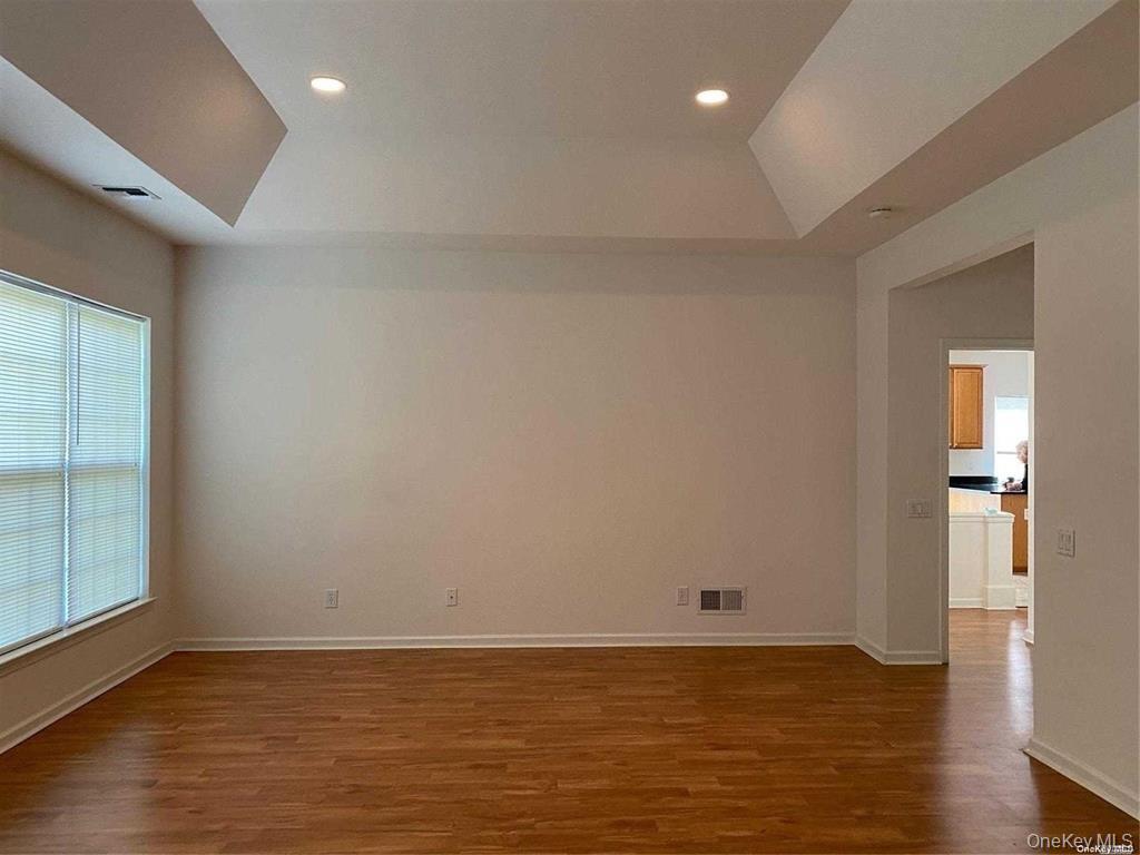 #18 photo, 87 Louden Loop, 롱 아일랜드 Mount Sinai , NY 11766