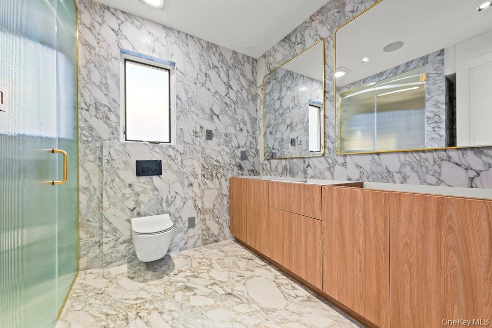 #15 photo, 176-12 Kildare Road, कुईंस Jamaica Estates , NY 11432