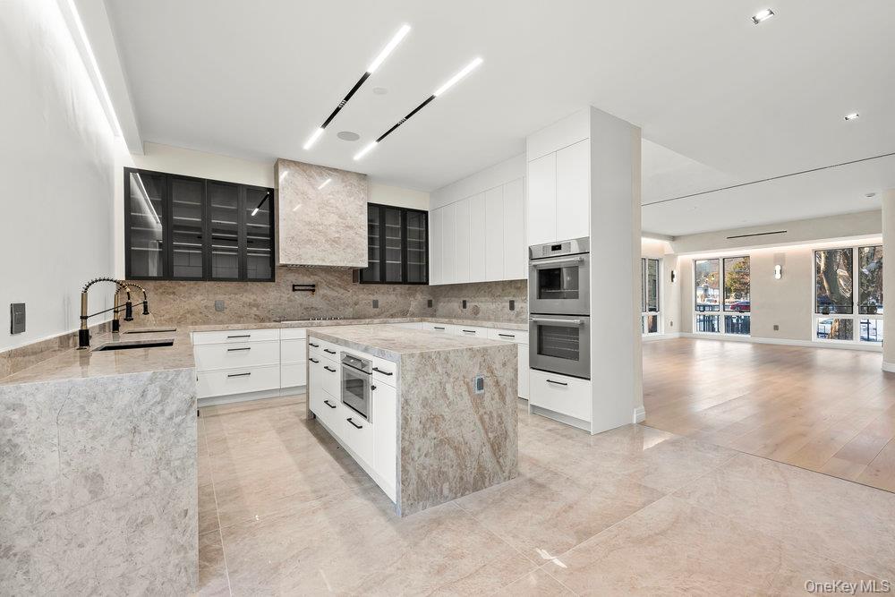 #8 photo, 176-12 Kildare Road, कुईंस Jamaica Estates , NY 11432