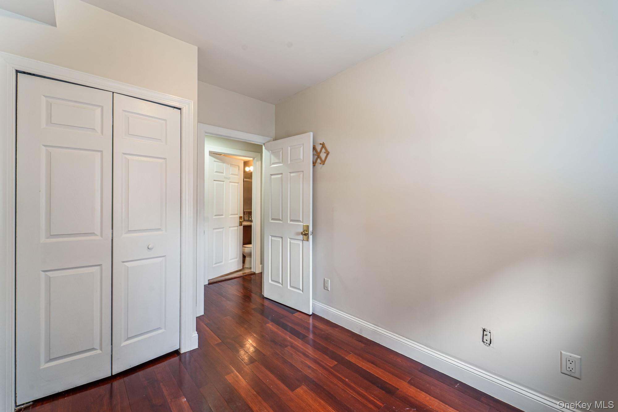 #14 photo, 4105 College Point Boulevard, 뉴욕퀸즈 Flushing , NY 11355