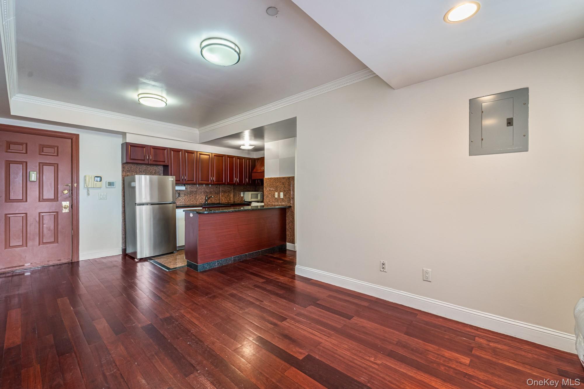 #7 photo, 4105 College Point Boulevard, 뉴욕퀸즈 Flushing , NY 11355