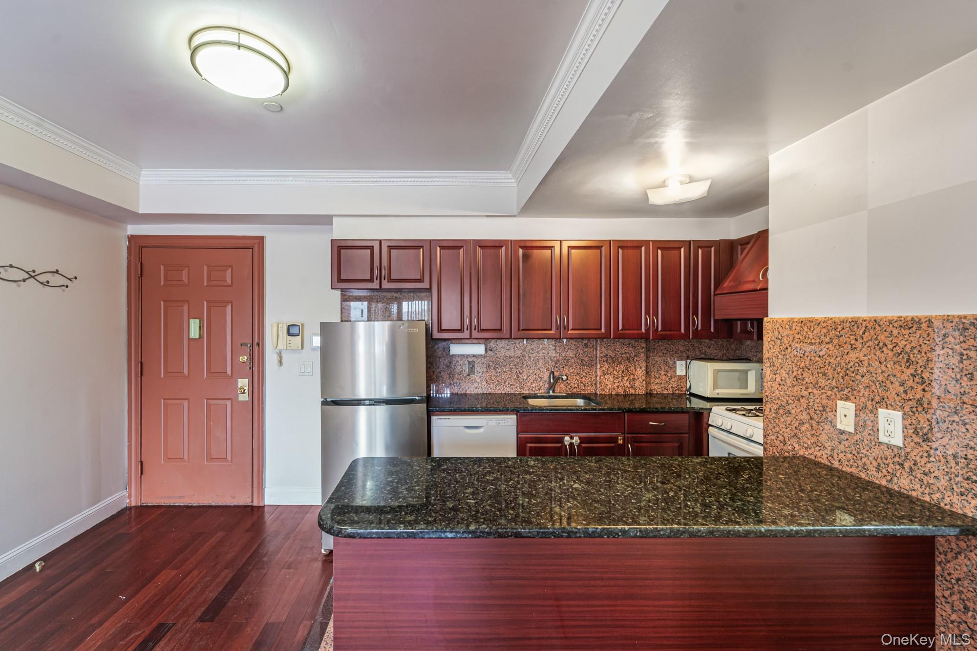 #8 photo, 4105 College Point Boulevard, 뉴욕퀸즈 Flushing , NY 11355