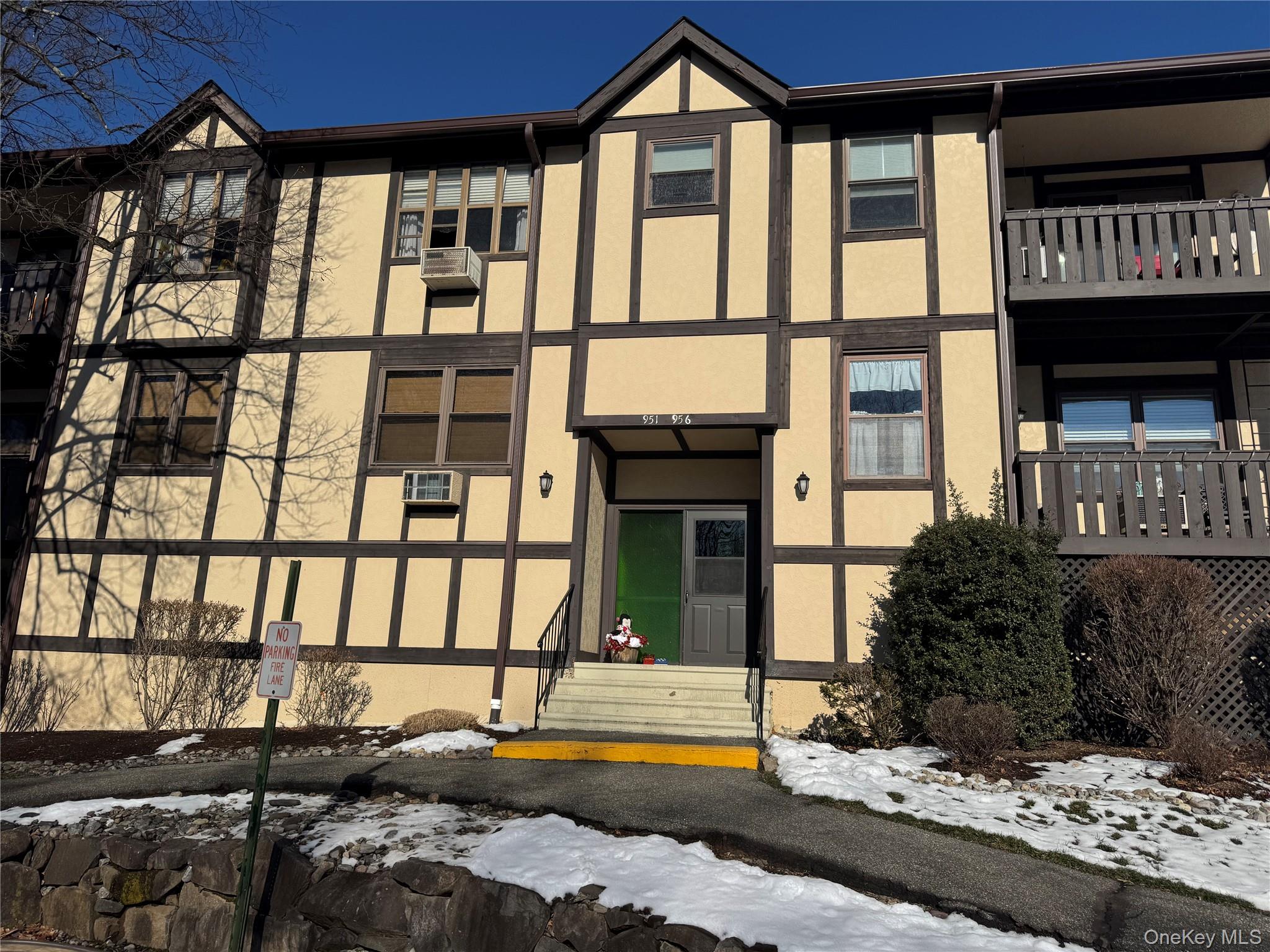 #2 photo, 952 Sierra Vista Lane, Valley Cottage , NY 10989