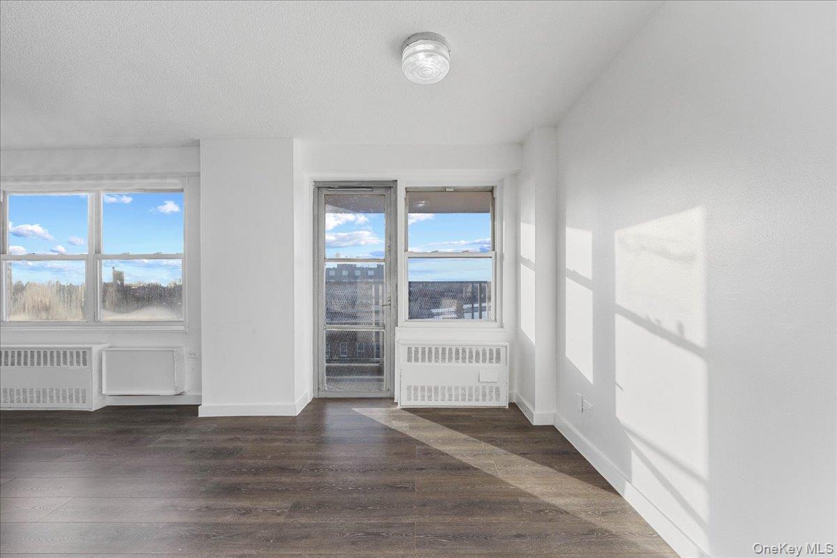 #12 photo, 2550 Olinville Avenue, ब्रोंक्स Bronx , NY 10467