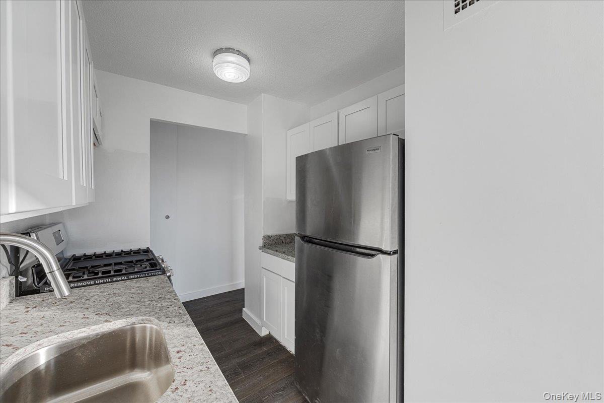 #6 photo, 2550 Olinville Avenue, ब्रोंक्स Bronx , NY 10467