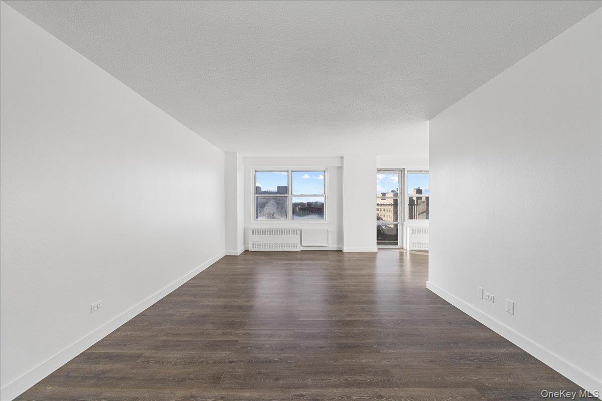 #8 photo, 2550 Olinville Avenue, ब्रोंक्स Bronx , NY 10467