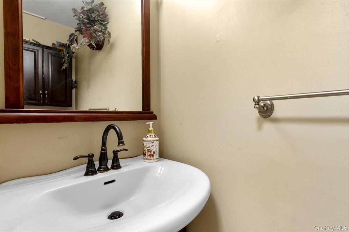 #10 photo, 3665 Boller Avenue, הברונקס Bronx , NY 10466